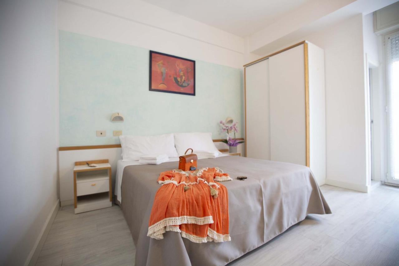Hotel Eden B&B Cattolica Exterior foto