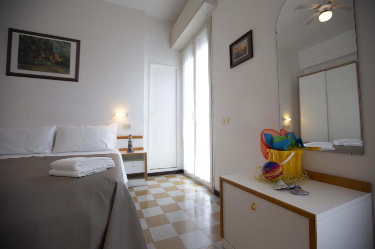 Hotel Eden B&B Cattolica Exterior foto
