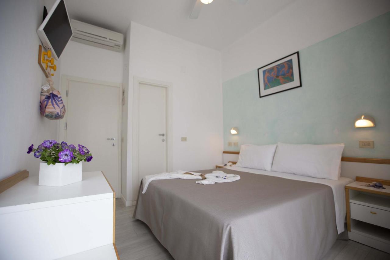 Hotel Eden B&B Cattolica Exterior foto