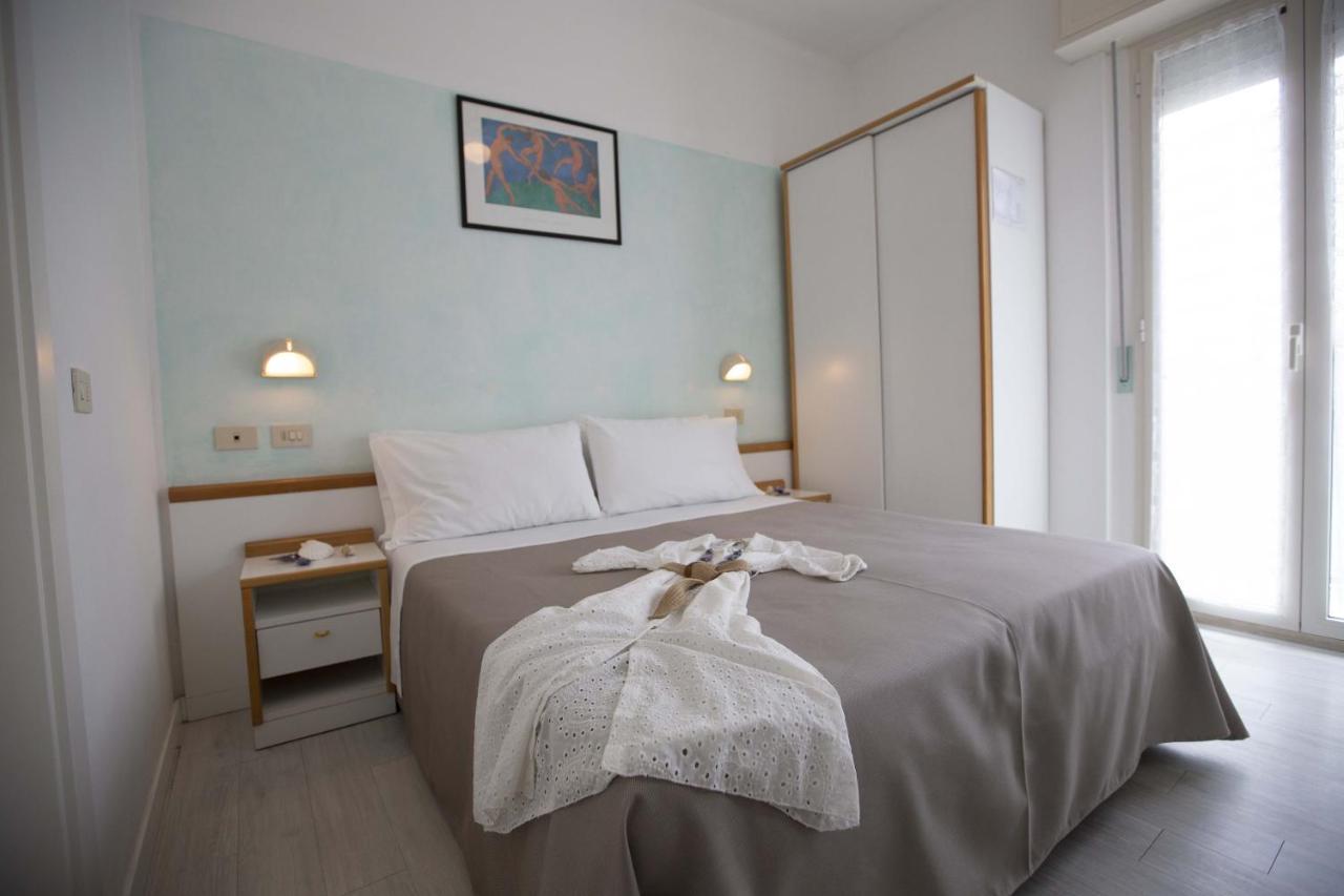 Hotel Eden B&B Cattolica Exterior foto
