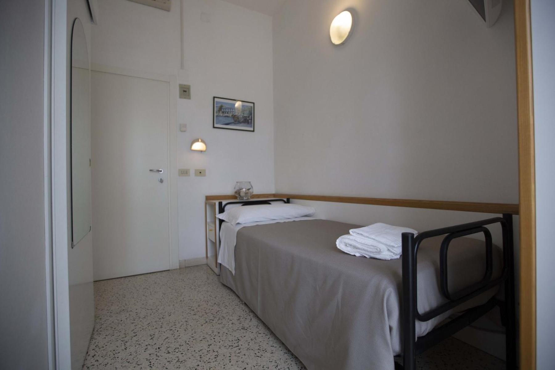 Hotel Eden B&B Cattolica Exterior foto
